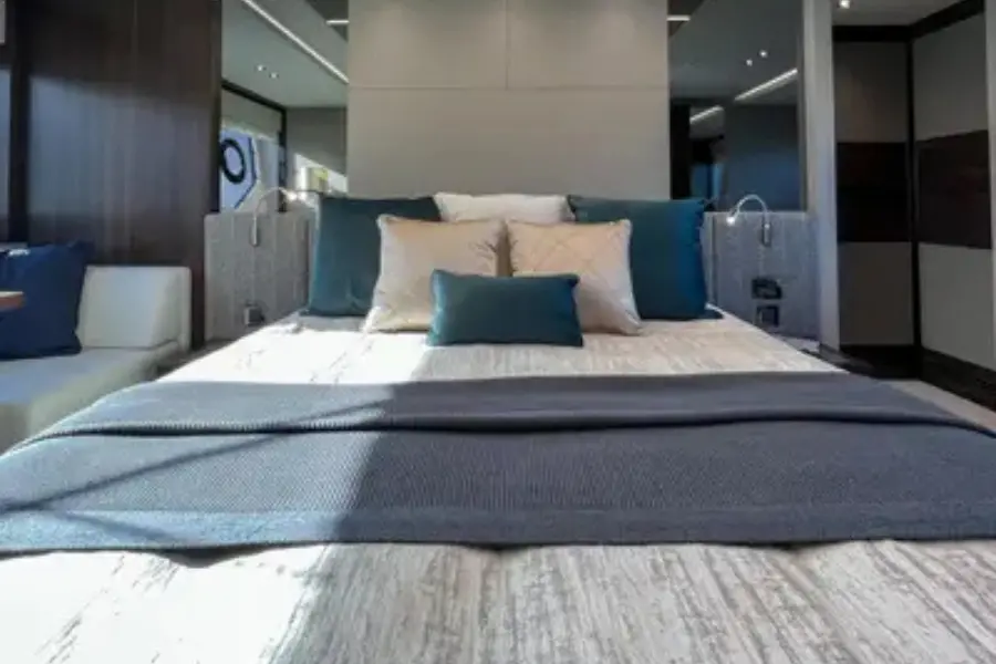 Sunseeker 76